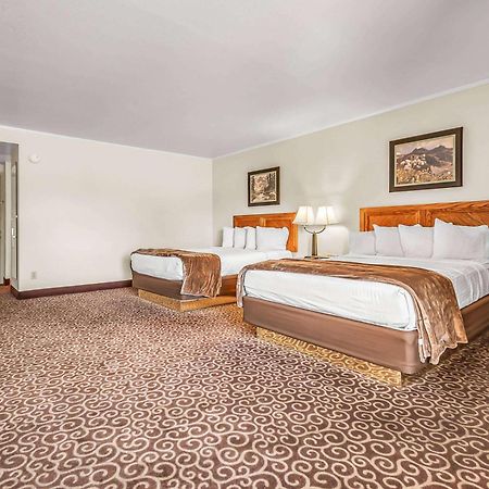 Red Arrow Inn & Suites, A Travelodge By Wyndham Montrose Zewnętrze zdjęcie