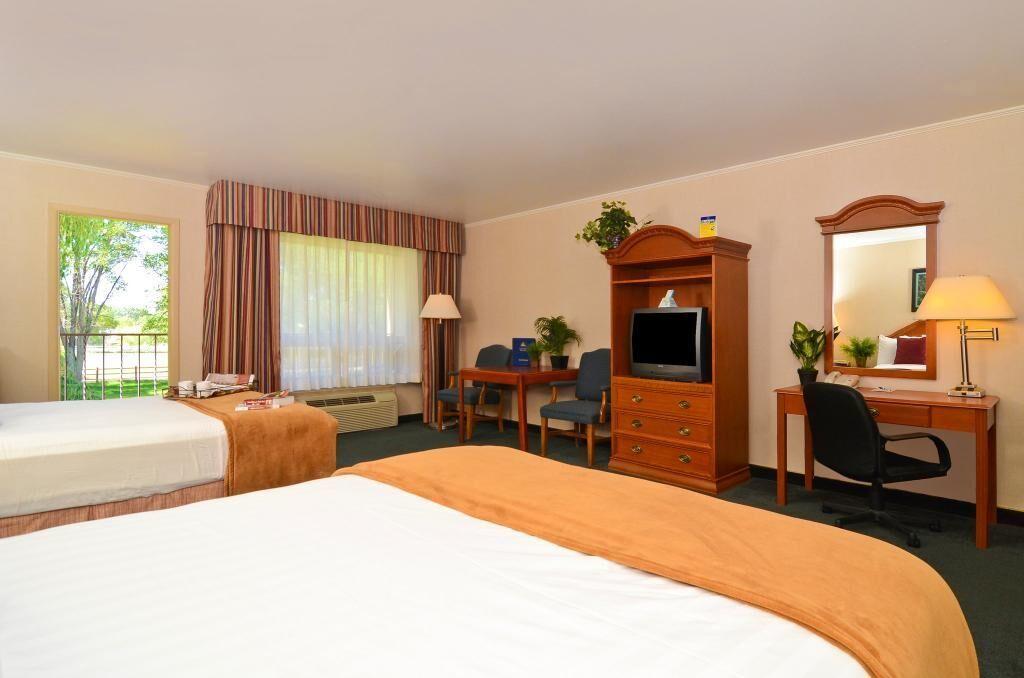 Red Arrow Inn & Suites, A Travelodge By Wyndham Montrose Zewnętrze zdjęcie